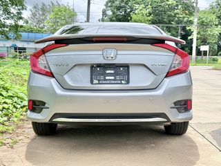 ฟรีดาวน์ HONDA CIVIC FC 1.8EL MNC ตัวท๊อป วิ่งเพียง 60,000 กม. ปี2564(จดทะเบียน2021) เจ้าเดียวออกศูนย์ฮอนด้า สีเทา.