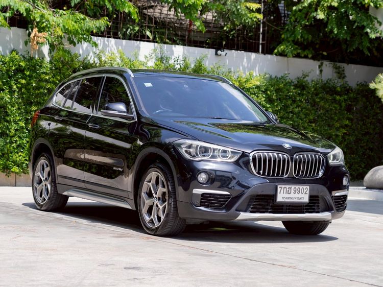 รถ BMW X1 2.0 sDrive18d xLine สี ดำ