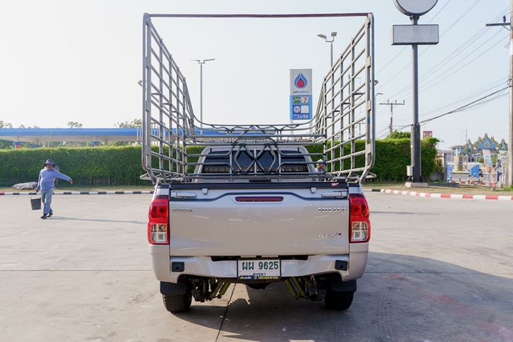 Toyota Hilux Revo 2022 2.8 J Plus Pickup ดีเซล ไม่ติดแก๊ส เกียร์ธรรมดา เทา รูปที่ 4