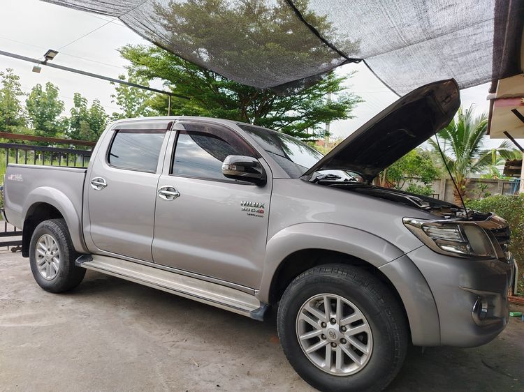 รถ Toyota Hilux Vigo Champ Double Cab 3.0 G Prerunner สี บรอนซ์เงิน