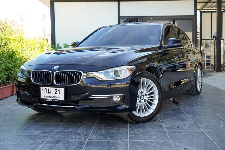 รถ BMW Series 3 320d สี ดำ