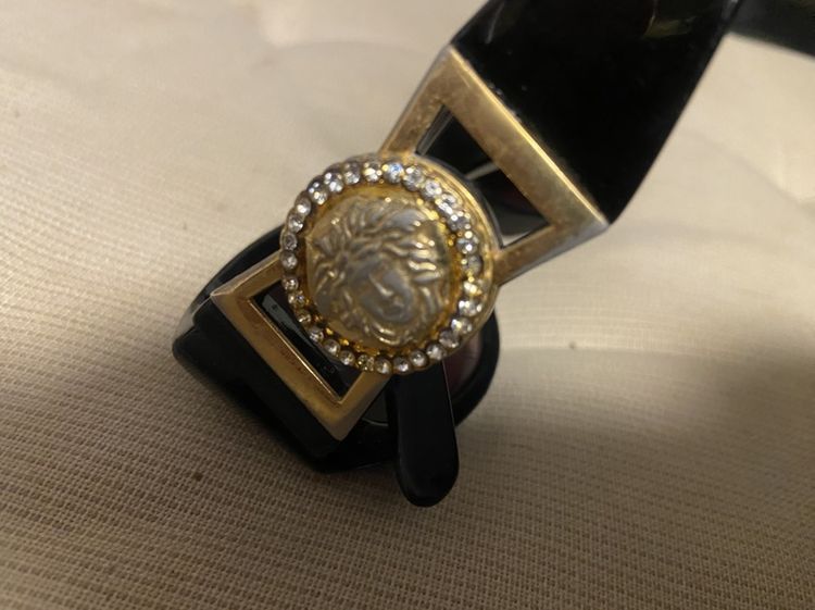 ขายแว่น Versace Vintage 90s rare เพชรรอบlogo หายากมาก 5000 ตัวไม่มีเพชร 3000 ขาวางไม่เท่ากัน ใช้งานได้ปกติ มีร่องรอยตามการใช้งาน งดต่อ ซื้อมาแพง รูปที่ 8