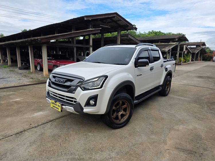 Isuzu D-MAX 2017 3.0 V-Cross Max Z Prestige 4WD Pickup ดีเซล ไม่ติดแก๊ส เกียร์ธรรมดา ขาว รูปที่ 2