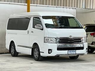 Toyota Ventury 2.7 G