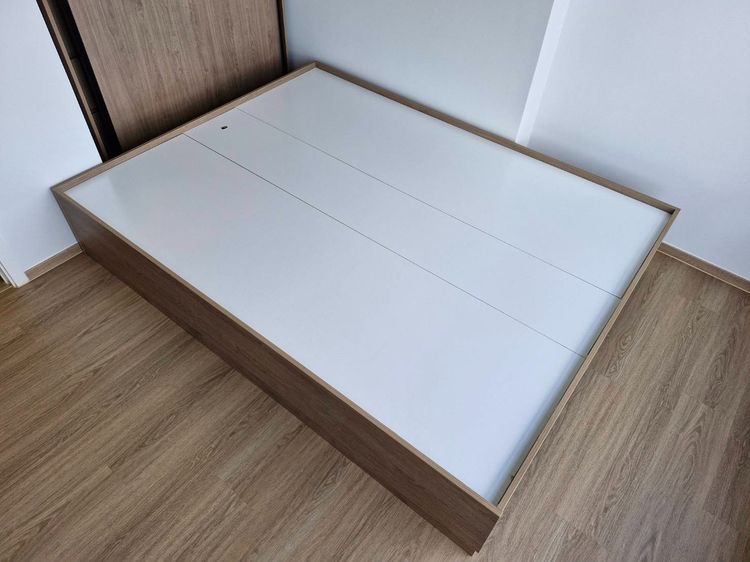 เตียงนอนสไตล์ญี่ปุ่น (Japanese Style Bed) ดีไซน์เรียบง่ายสีวอลนัท