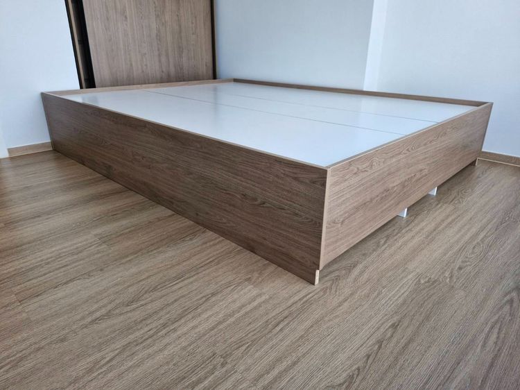เตียงนอนสไตล์ญี่ปุ่น (Japanese Style Bed) ดีไซน์เรียบง่ายสีวอลนัท รูปที่ 2