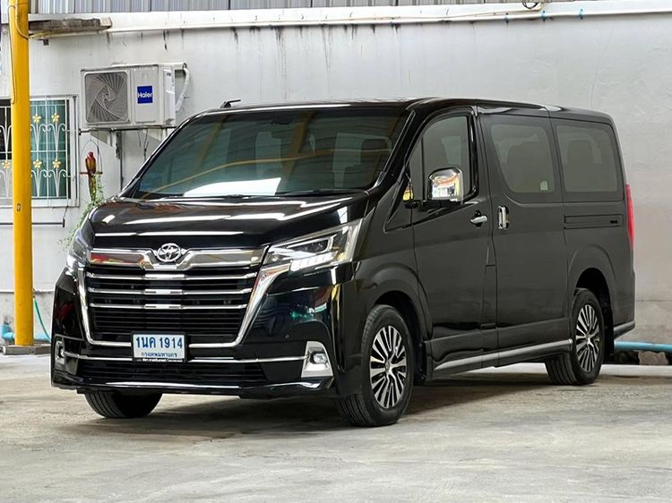 Toyota Majesty 2021 2.8 Standard Van ดีเซล ไม่ติดแก๊ส เกียร์อัตโนมัติ ดำ