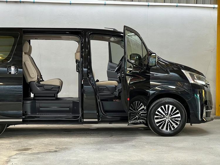 Toyota Majesty 2021 2.8 Standard Van ดีเซล ไม่ติดแก๊ส เกียร์อัตโนมัติ ดำ รูปที่ 3