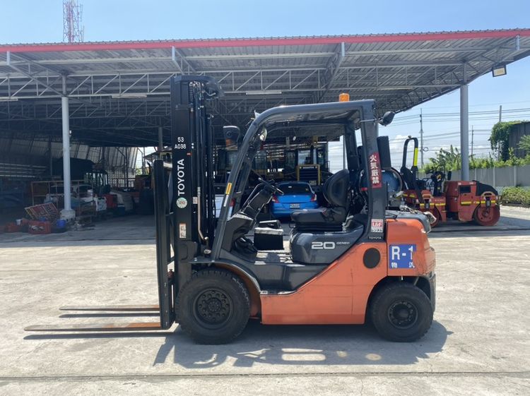 รถฟอร์คลิฟท์ TOYOTA รุ่น 02-8FG20 ยก 2ตัน  ยกสูง 5.5เมตร เครื่องยนต์เบนซิน ใช้แก๊ส LPG รูปที่ 5