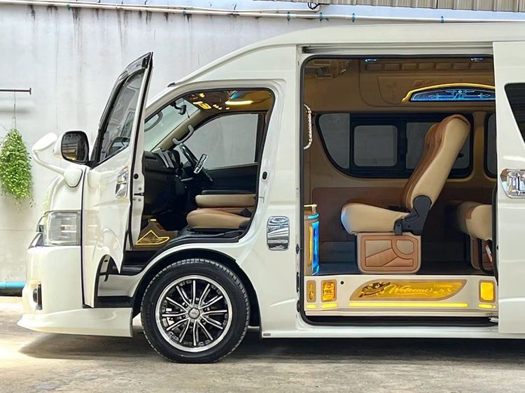 Toyota Commuter 2016 3.0 Van ดีเซล ไม่ติดแก๊ส เกียร์ธรรมดา ขาว รูปที่ 3