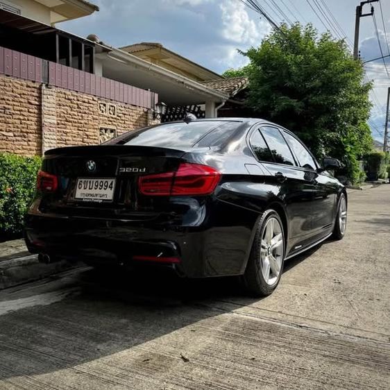 BMW Series 3 2017 325d Sedan ดีเซล ไม่ติดแก๊ส เกียร์อัตโนมัติ ดำ รูปที่ 4