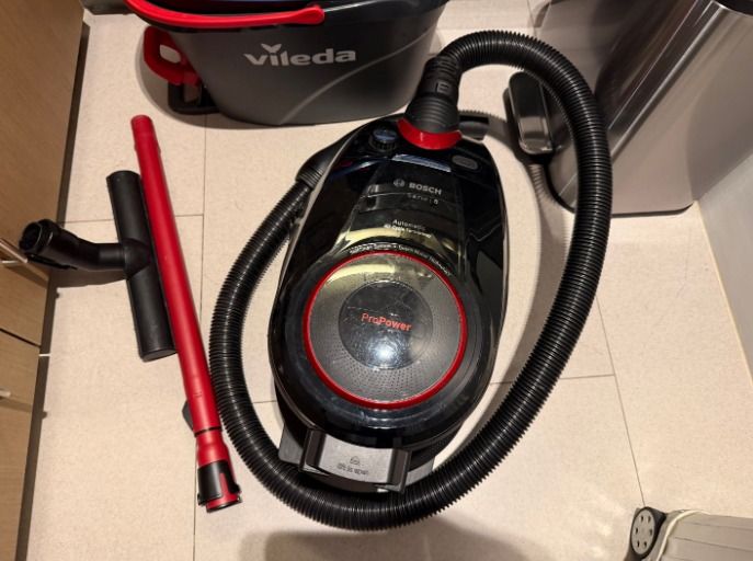 เครื่องดูดฝุ่น Vacuum Bosch Serie 8 