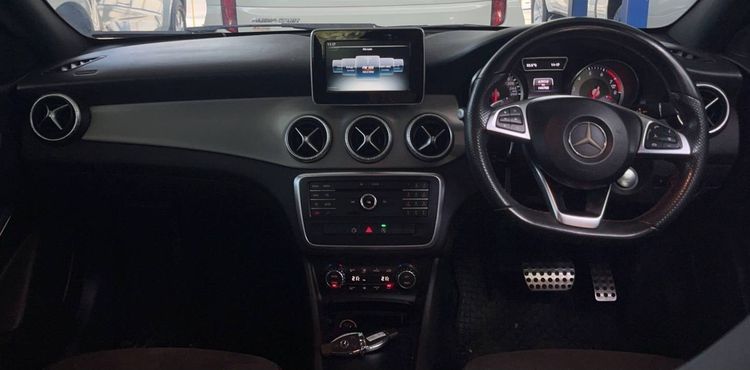 Mercedes-Benz CLA-Class 2016 CLA250 AMG Sedan เบนซิน ไม่ติดแก๊ส เกียร์อัตโนมัติ ดำ รูปที่ 4