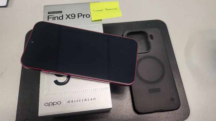 อื่นๆ 512 GB Oppo Find X9 Pro 16/512 Red Velvet