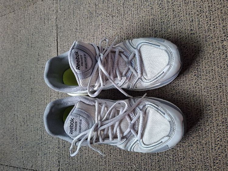 รองเท้าReebok