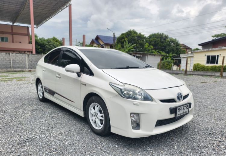 รถ Toyota Prius 1.8 Hybrid E TRD Sportivo สี ขาว