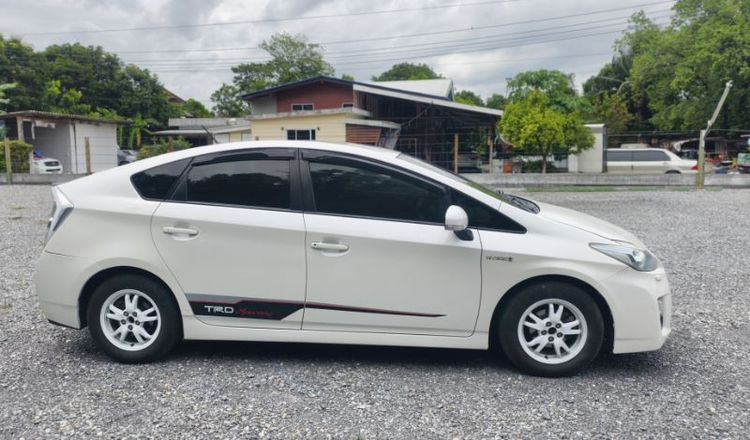 Toyota Prius 2011 1.8 Hybrid E TRD Sportivo Sedan ไฮบริด ไม่ติดแก๊ส เกียร์อัตโนมัติ ขาว รูปที่ 3
