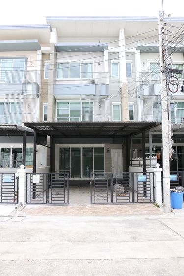 ขายบ้านทาวน์โฮม 3 ชั้น Town Avenue