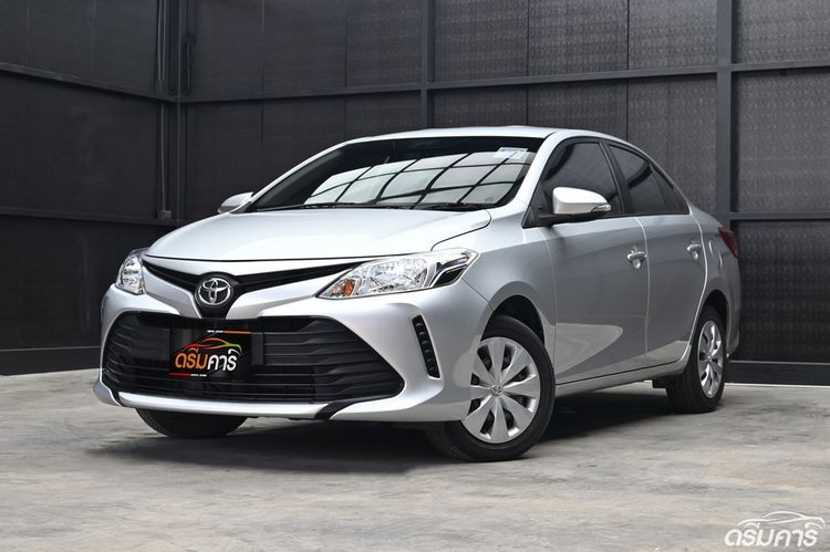 Toyota Vios 2022 1.5 Entry Sedan เบนซิน ไม่ติดแก๊ส เกียร์อัตโนมัติ บรอนซ์เงิน
