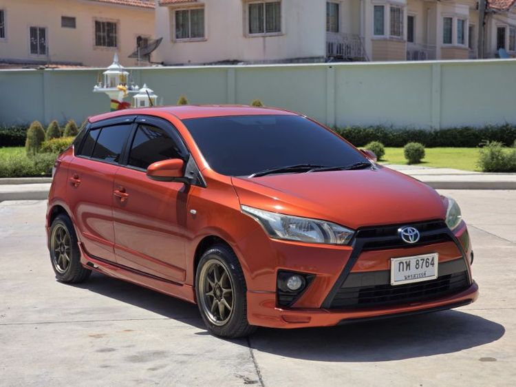 Toyota Yaris 2015 1.2 J Sedan เบนซิน เกียร์อัตโนมัติ ส้ม