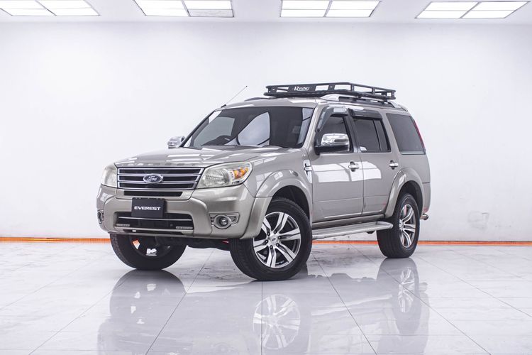 รถ Ford Everest 2.5 LTD สี น้ำตาล