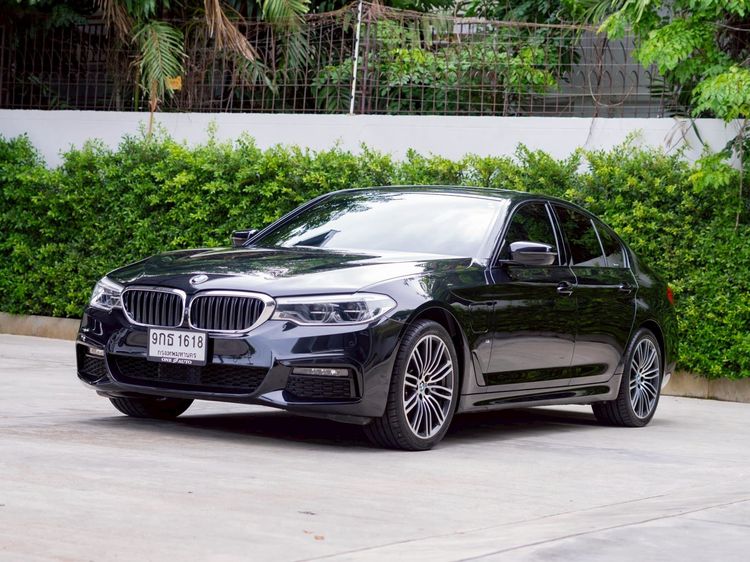 BMW Series 5 2020 530e Sedan ปลั๊กอินไฮบริด (PHEV) ไม่ติดแก๊ส เกียร์อัตโนมัติ ดำ รูปที่ 3