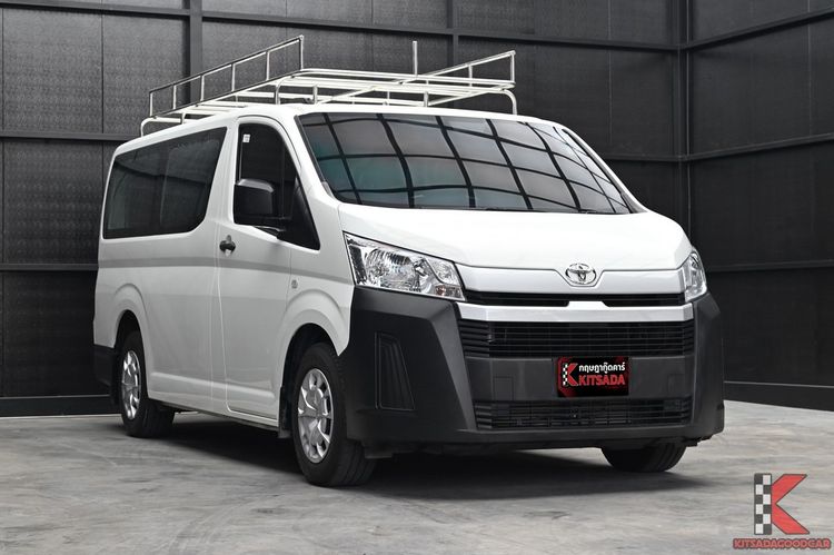 รถ Toyota Hiace 2.8 economy สี ขาว