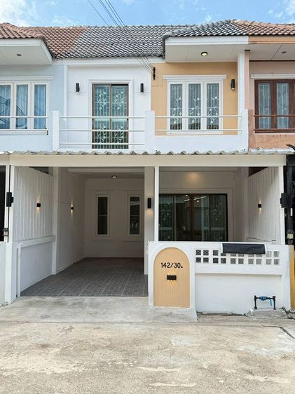 มีบางส่วน ทาวน์โฮม 2 ชั้น