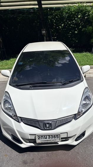 รถ Honda Jazz 1.5 V i-VTEC สี ขาว