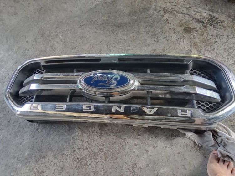 กระจังหน้า ford ranger