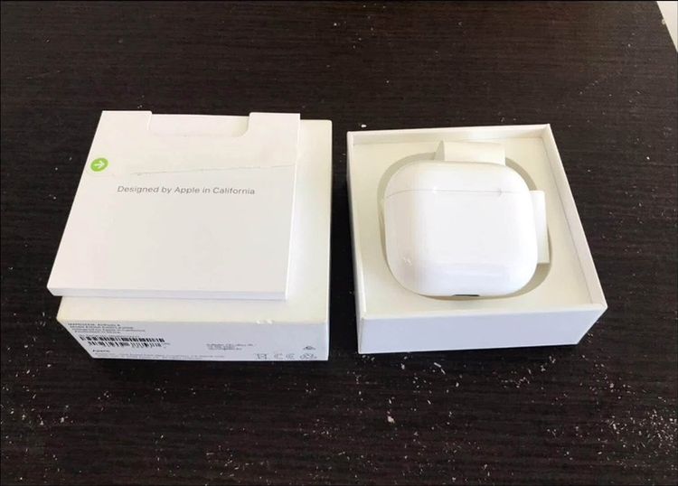 Apple Airpods 4 รุ่นธรรมดาค่าใช้งานน้อยสภาพสมบูรณ์