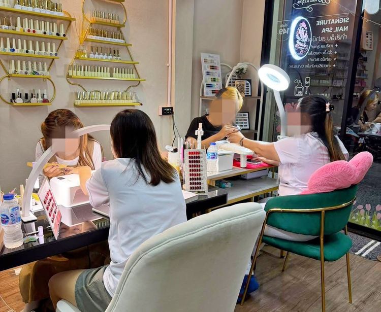 ร้านเสริมสวย เซ้งร้านทำเล็บ ครบชุด สี่แยกเทพารักษ์ ตลาดภัทรนิเวศน์ ใกล้กับโรงงานศรีเกตุ ย่านชุมชน