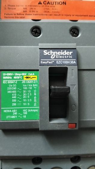เซอร์กิตเบรกเกอร์ (MCCB) ยี่ห้อ Schneider Electric รุ่น EasyPact EZC100H ขนาด 30A แบบ 3 โพล (3P)