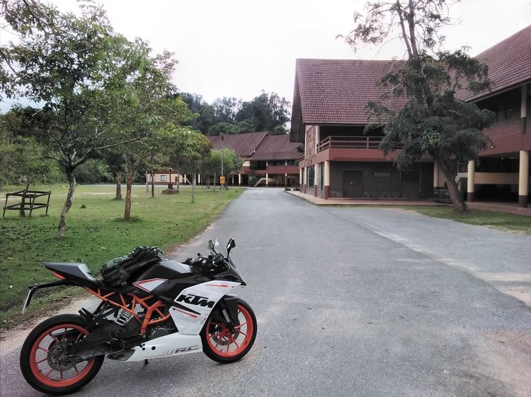 ขายKTM RC250ทะเบียนครบ(ปั้มติ๊กน้ำมันไม่ดี)ขาย33000บ รูปที่ 2