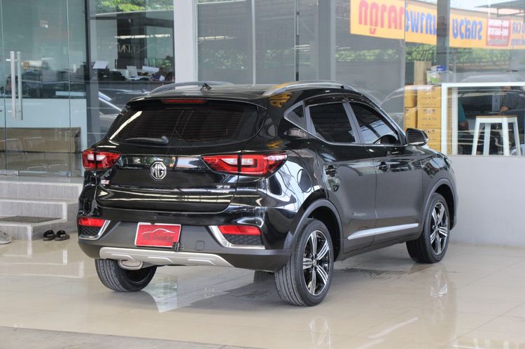 MG ZS 2015 1.5X+ Sunroof Utility-car เบนซิน ไม่ติดแก๊ส เกียร์อัตโนมัติ ดำ รูปที่ 2