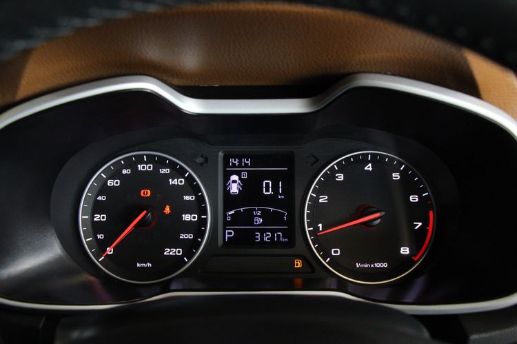 MG ZS 2015 1.5X+ Sunroof Utility-car เบนซิน ไม่ติดแก๊ส เกียร์อัตโนมัติ ดำ รูปที่ 4