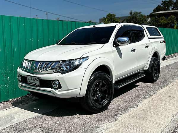 รถ Mitsubishi Triton 2.4 GLS Limited Plus สี ขาว