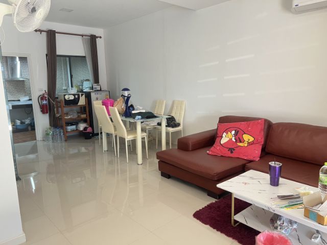 บ้านทาวน์เฮาส์​พร้อมเฟอร์​นิเจอร์