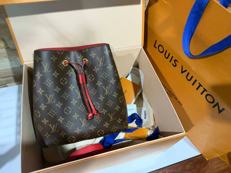 Louis Vuitton หนังแท้ หญิง แดง กระเป๋าสะพายLV Neonoe MM ปี 202