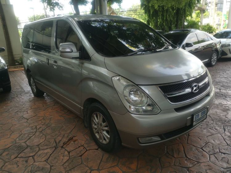 รถ Hyundai H-1  2.5 Deluxe สี เทา