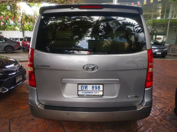 Hyundai H-1  2011 2.5 Deluxe Van ดีเซล ไม่ติดแก๊ส เกียร์อัตโนมัติ เทา รูปที่ 4