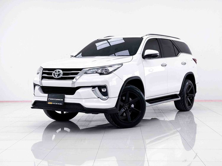 Toyota Fortuner 2020 2.4 V Utility-car ดีเซล ไม่ติดแก๊ส เกียร์อัตโนมัติ ขาว