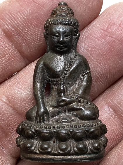 พระกริ่งเก่าก้นเงินค่ะ