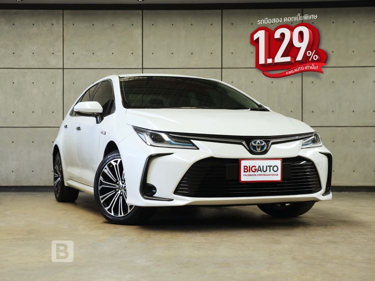 Toyota Altis 2022 1.8 Hybrid Premium Sedan ไฮบริด ไม่ติดแก๊ส เกียร์อัตโนมัติ ขาว