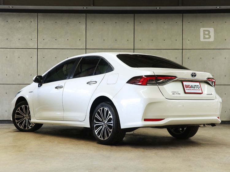 Toyota Altis 2022 1.8 Hybrid Premium Sedan ไฮบริด ไม่ติดแก๊ส เกียร์อัตโนมัติ ขาว รูปที่ 3