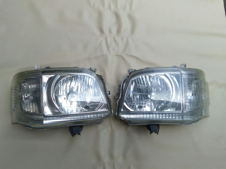 ไฟหน้าแต่ง อะไหล่ รถตู้ มือสอง ของแท้ Toyota Hiace Commuter ตรงรุ่น โฉมปี 2005 - 2013 รูปที่ 2