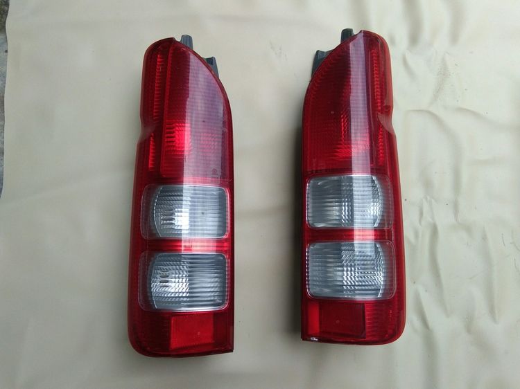 ไฟหน้าแต่ง อะไหล่ รถตู้ มือสอง ของแท้ Toyota Hiace Commuter ตรงรุ่น โฉมปี 2005 - 2013 รูปที่ 5