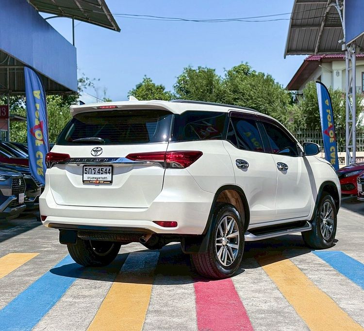 Toyota Fortuner 2018 2.4 V Utility-car ดีเซล ไม่ติดแก๊ส เกียร์อัตโนมัติ ขาว รูปที่ 3
