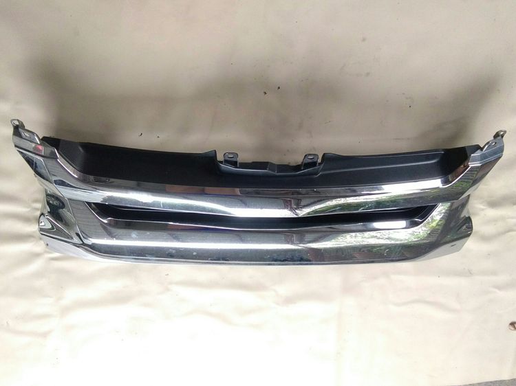 กระจังหน้า อะไหล่รถ รถตู้ มือสอง ของแท้ Toyota Hiace Commuter ตรงรุ่น โฉมปี 2005 - 2013 รูปที่ 5