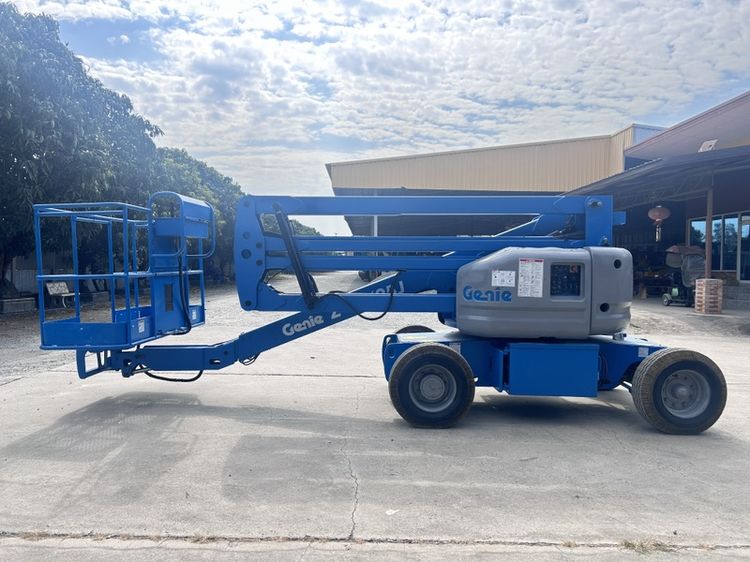 ขายรถกระเช้าไฟฟ้าบูมลิฟท์ GENIE  รุ่น Z45-25 ความสูง 13.8 เมตร รถเก่านอก รูปที่ 2
